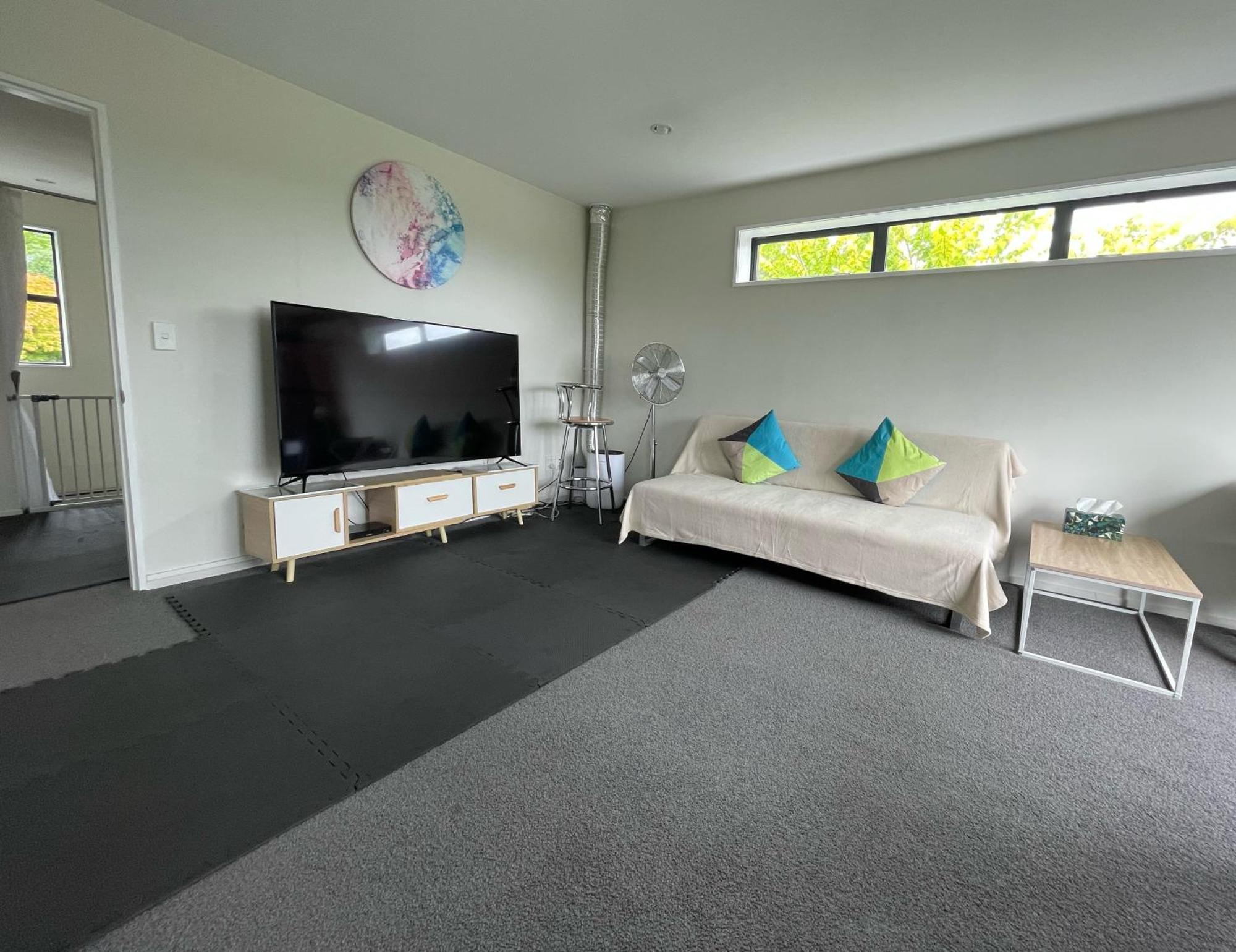 Quiet, New, Sunny Cnzhouse On Upstairs Near Cbd Apartment *