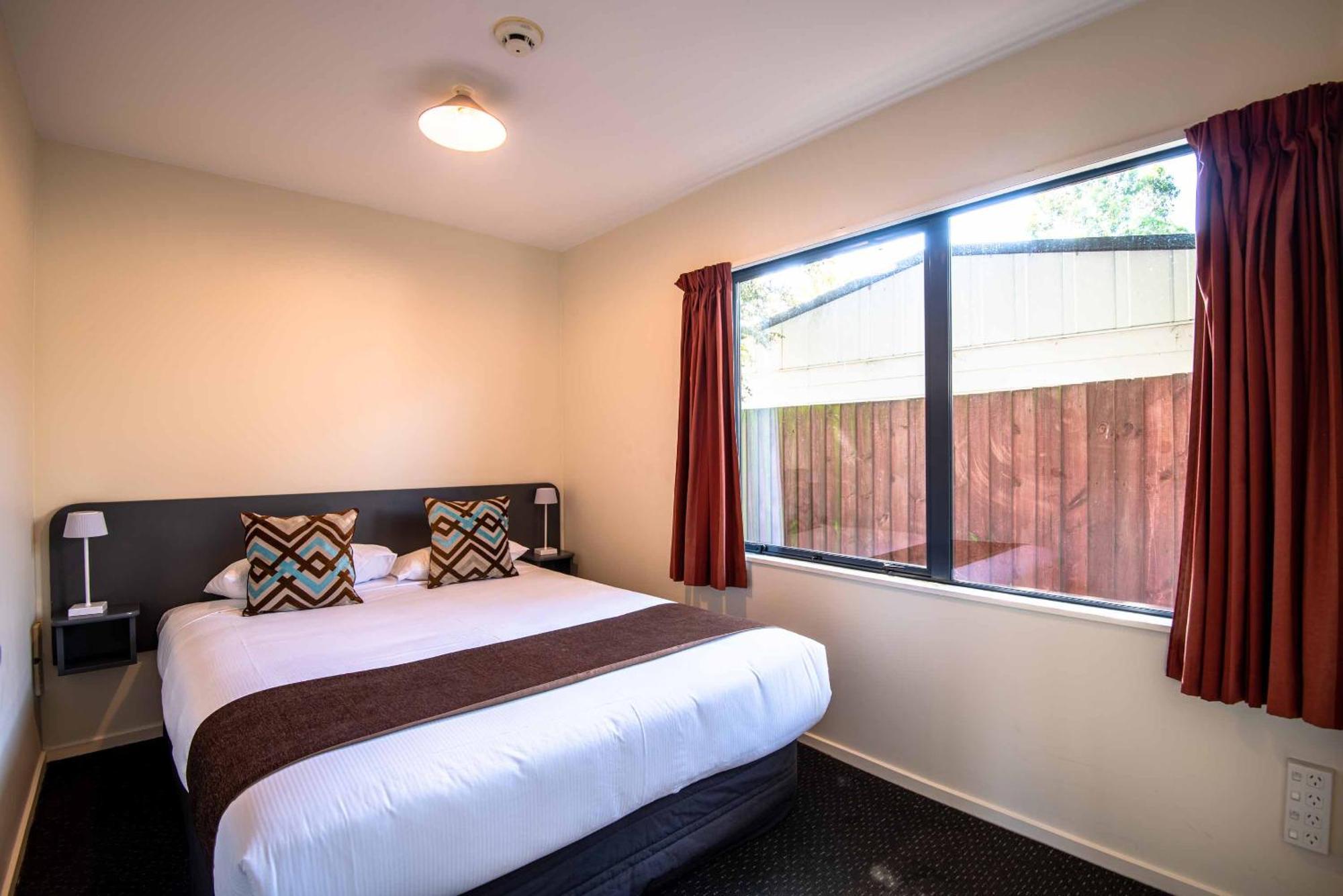298 Westside Motor Motel 4*