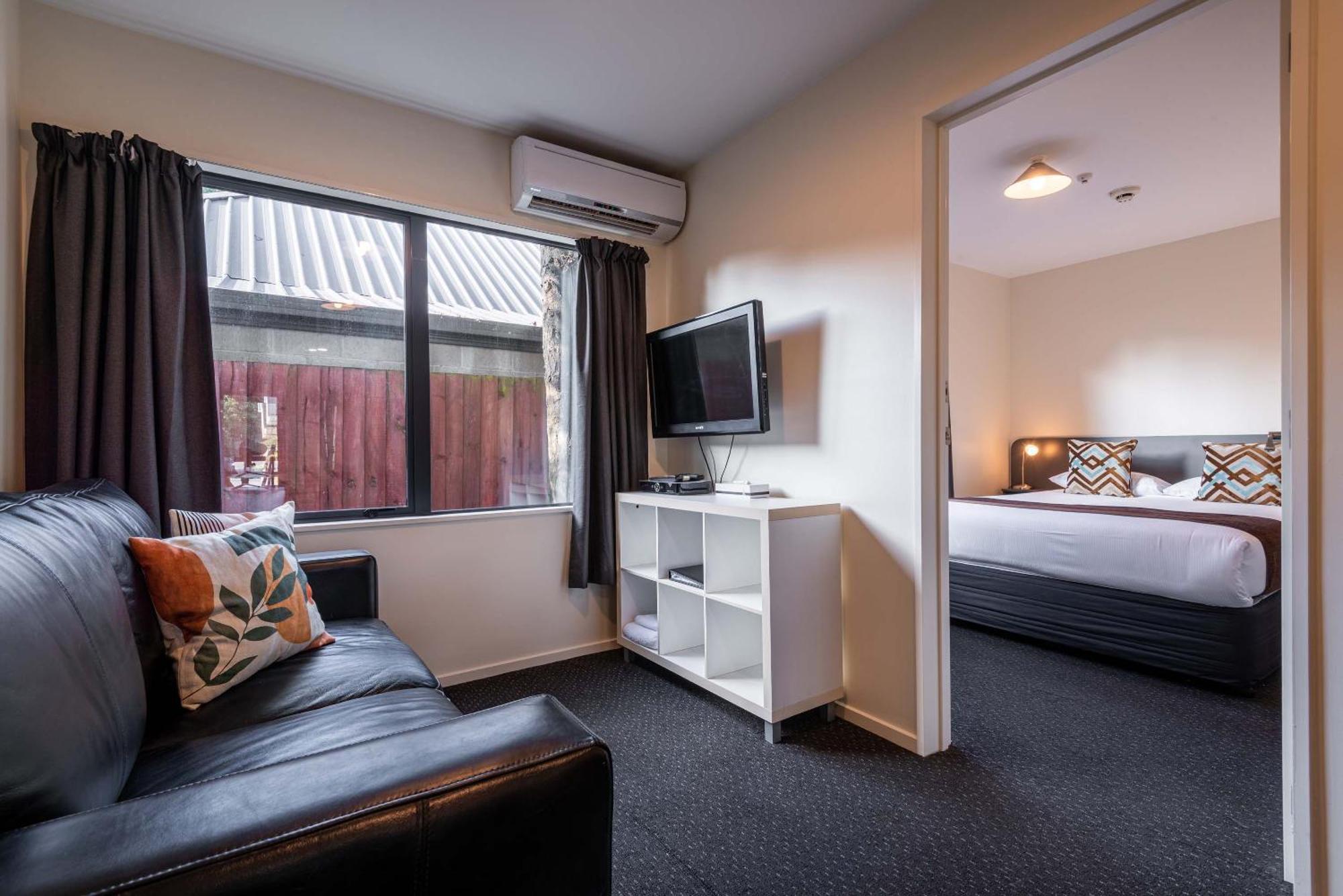 Motel 298 Westside Motor 4*