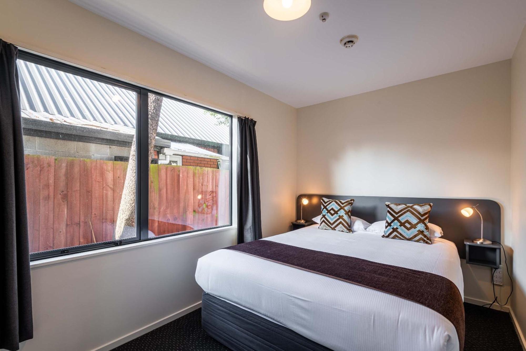 298 Westside Motor 4* Christchurch
