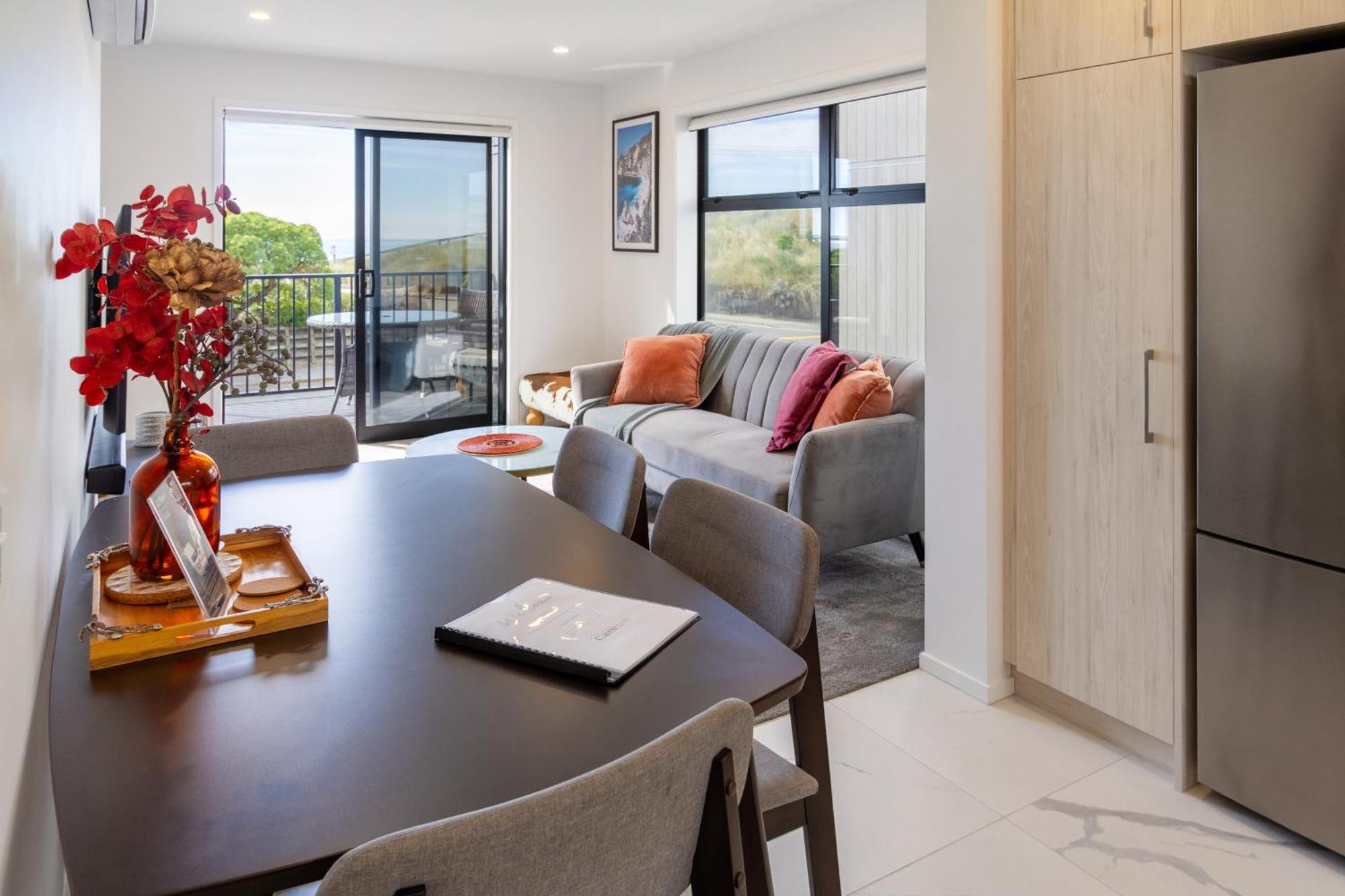 Seaside 2 Bed 2 Bath Haven Short Walk To The Apartment