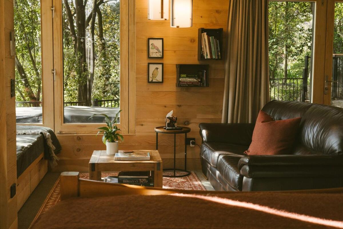 The Bird's Nest - Secluded Getaway! * Christchurch