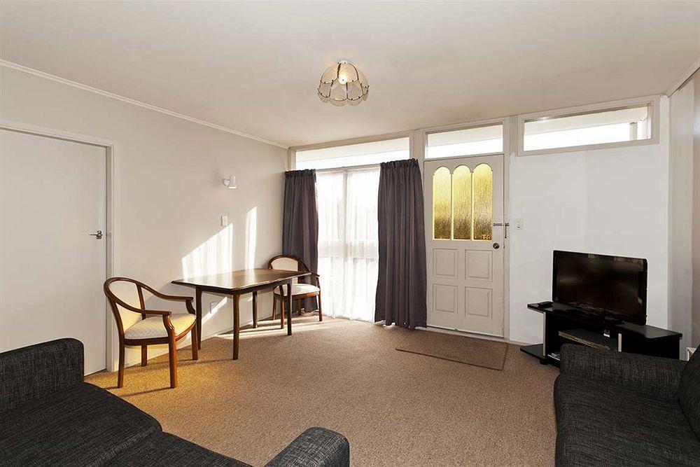 Merivale Court &