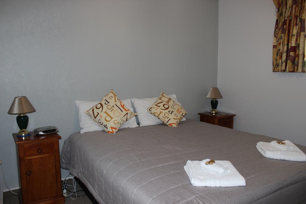 Motel Earnslaw 3*
