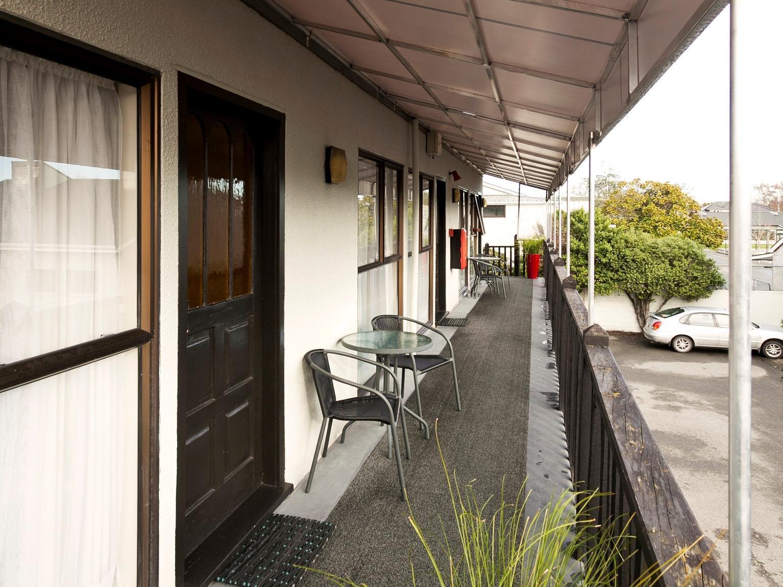 Merivale Court & Motel 3*