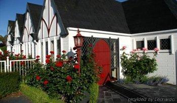 Camelot Motor Motel 4*