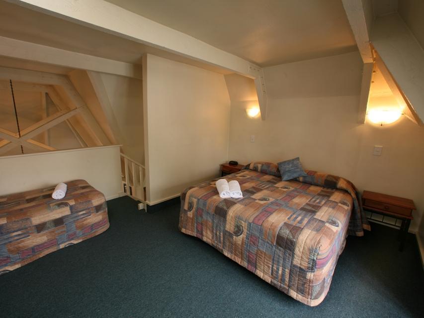 Camelot Motor Motel
