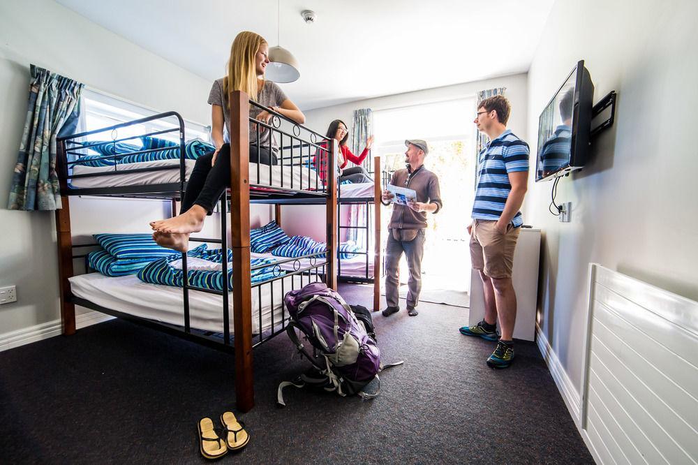 Haka House Hostel *