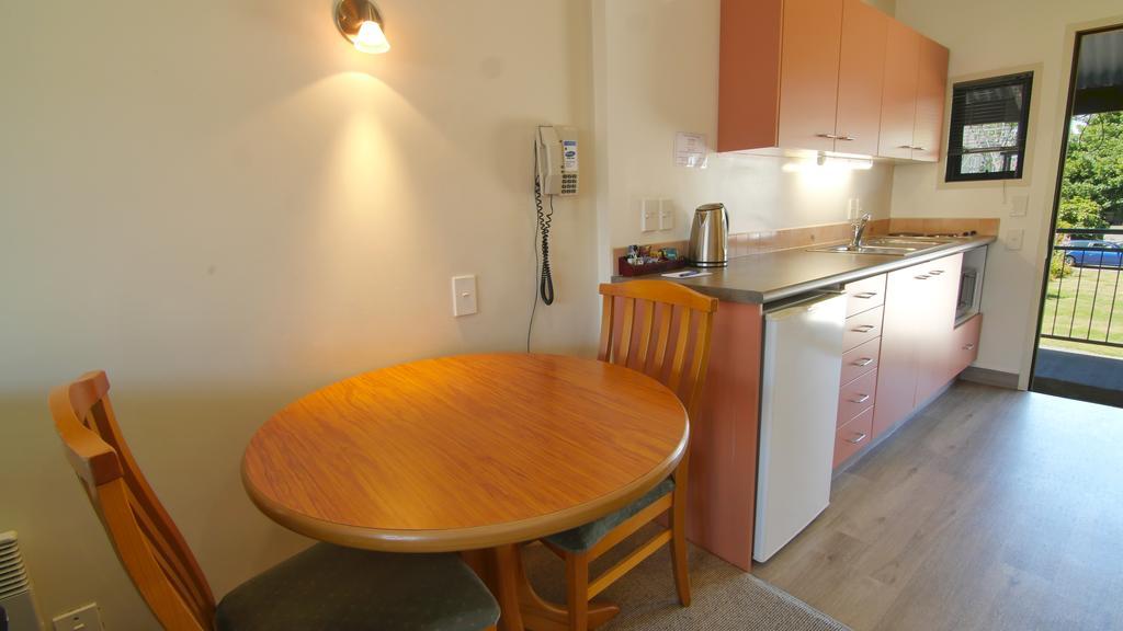 Country Glen Motel 4*
