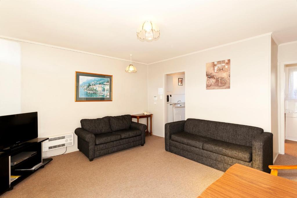 Merivale Court & Christchurch