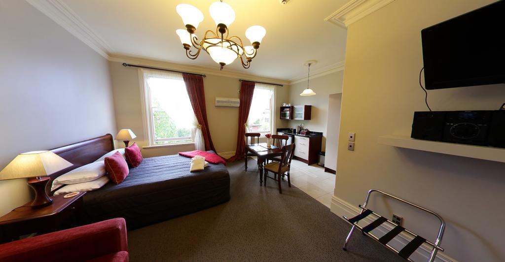 Merivale Manor