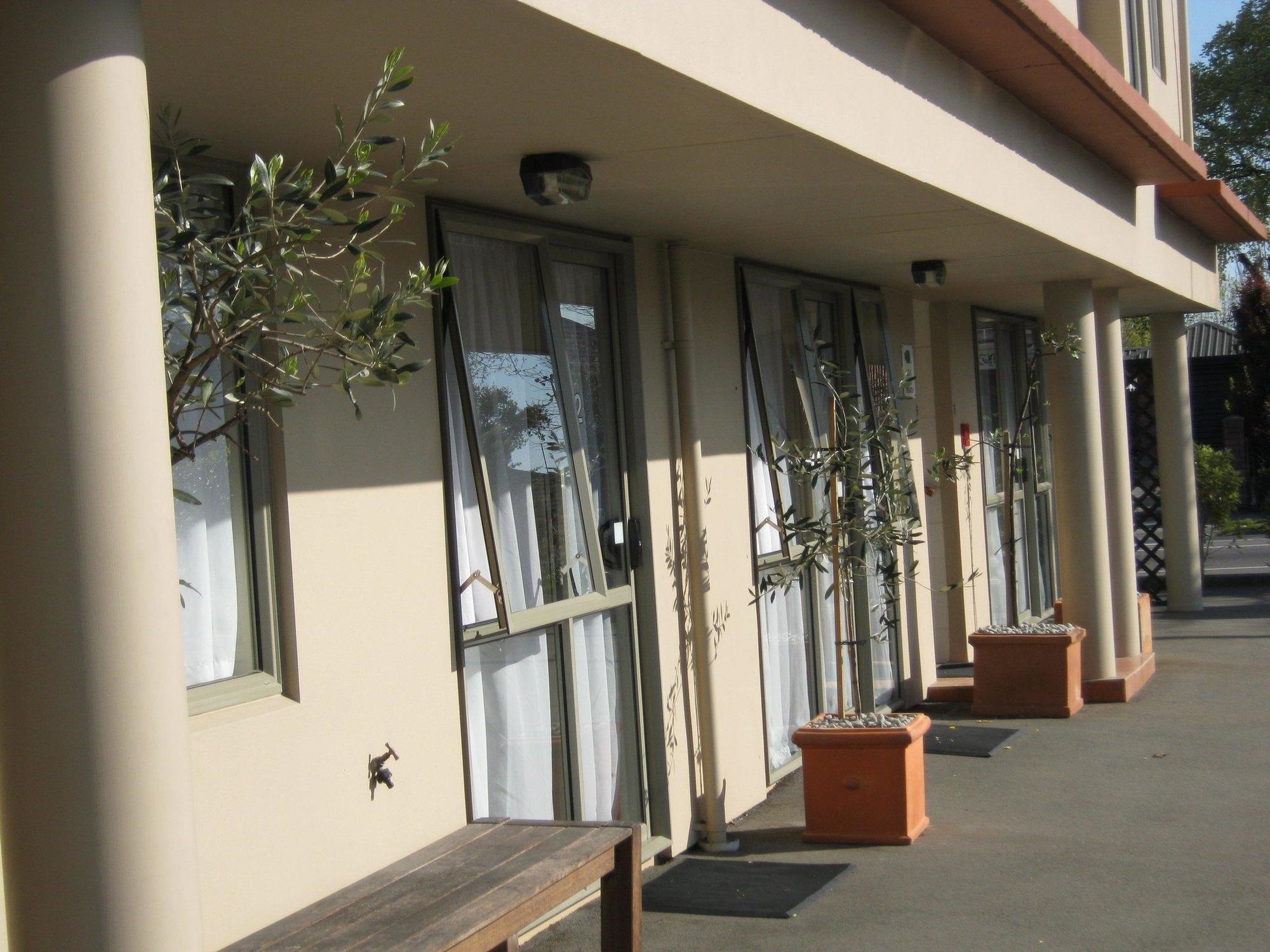 Arena Motel 4*
