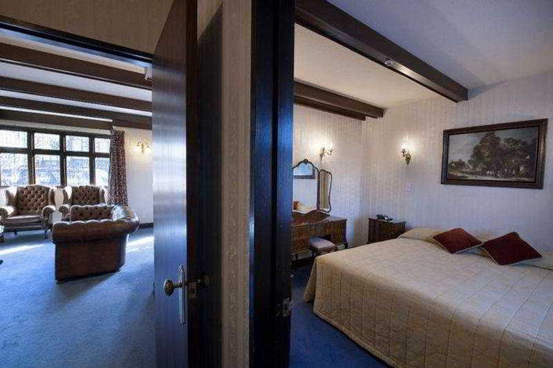 Scenic Cotswold Hotel 4*
