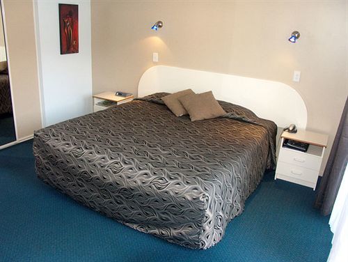 Annabelle Court 4*