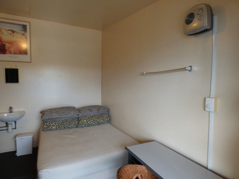 Hotel Racecourse Backpackers 2*