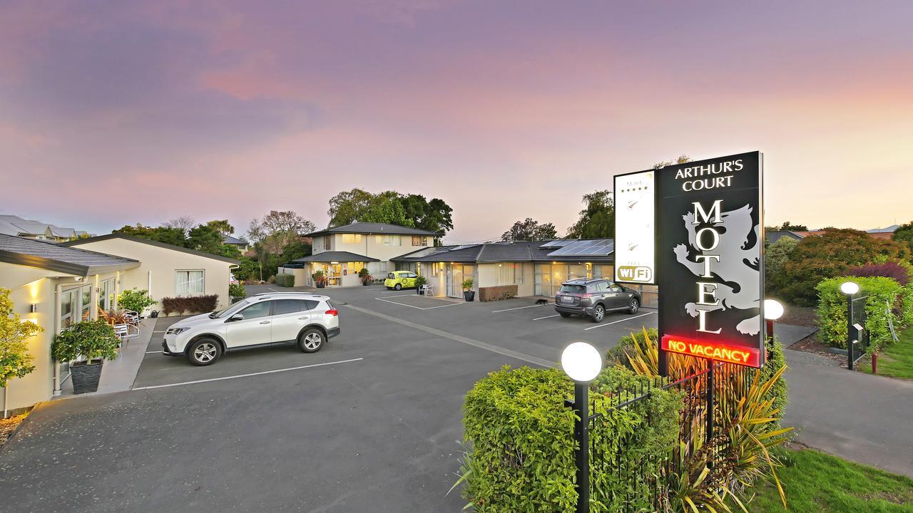 Arthur's Court Motor 5*