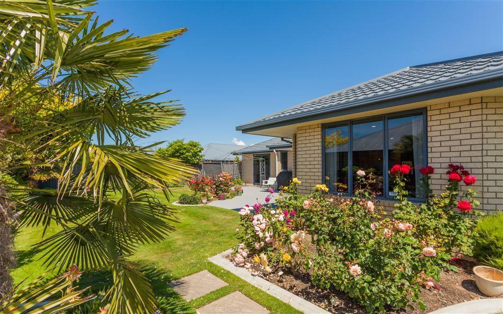 Perfect Home, Stunning Gardens - Aidanfield Gardens Bellissimo Holiday home Christchurch