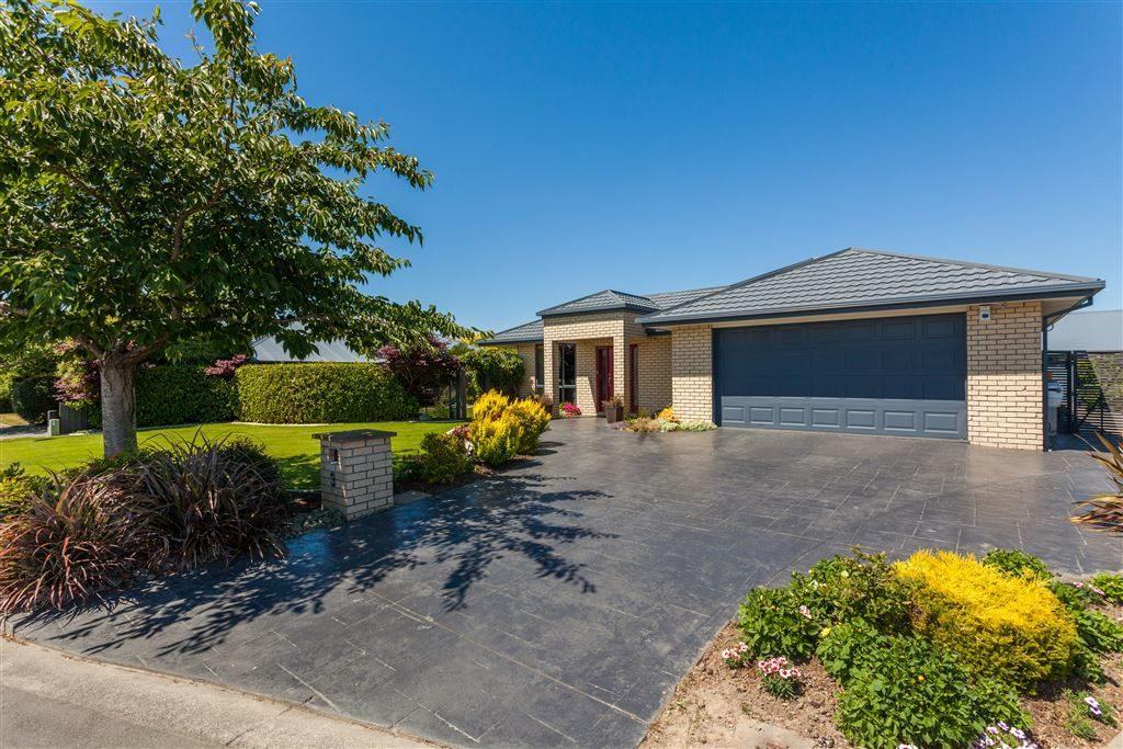 Perfect Home, Stunning Gardens - Aidanfield Gardens Bellissimo Christchurch