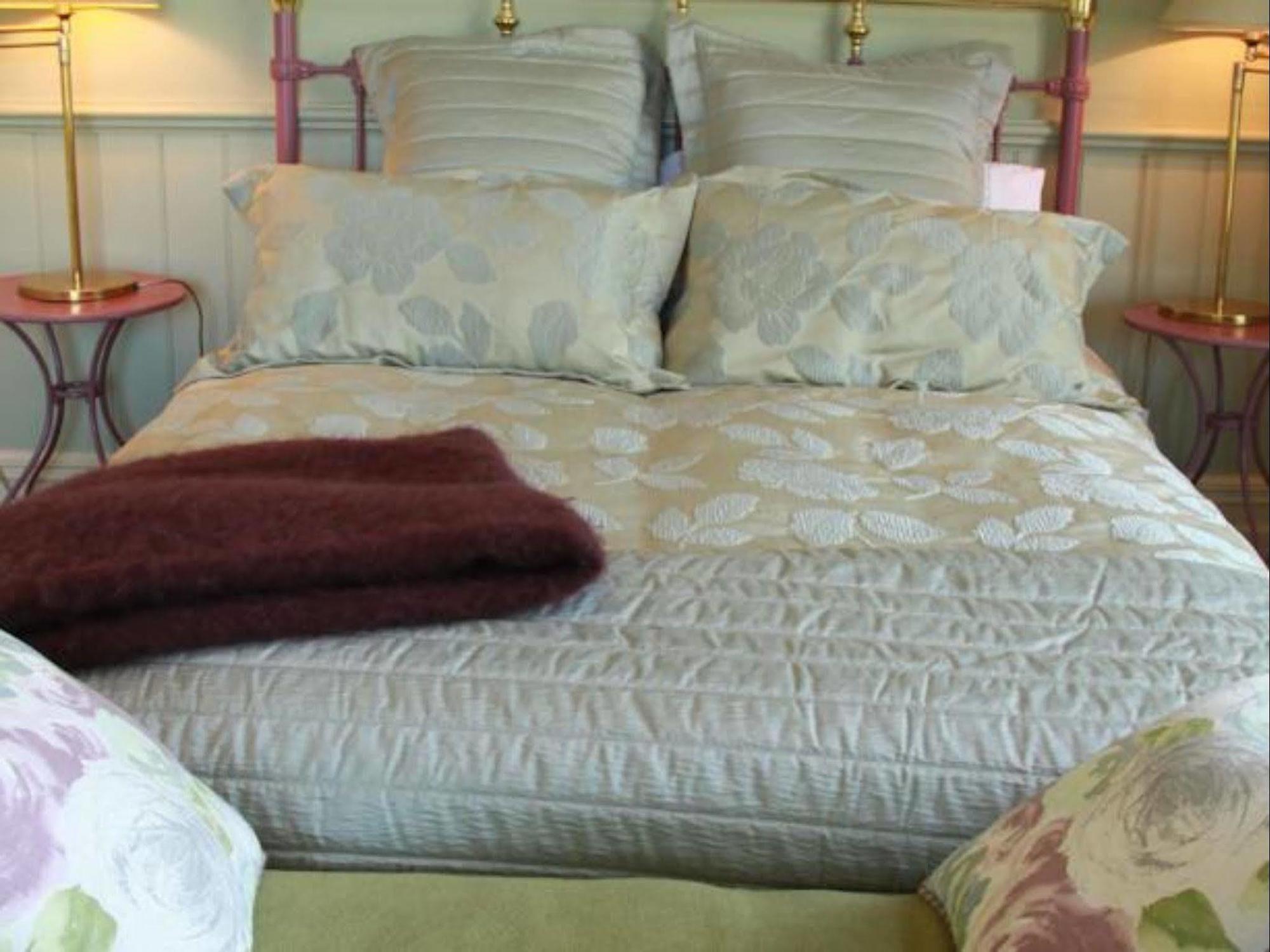 Lilac Rose Boutique 3* Christchurch