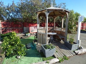 Racecourse Backpackers Hotel