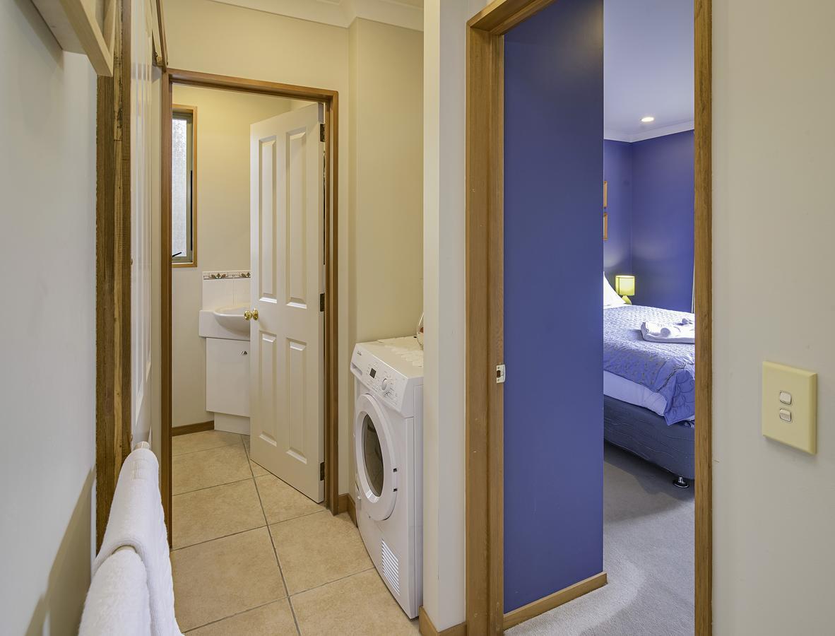 Shamrock Garden Airport Bed & Breakfast 4*