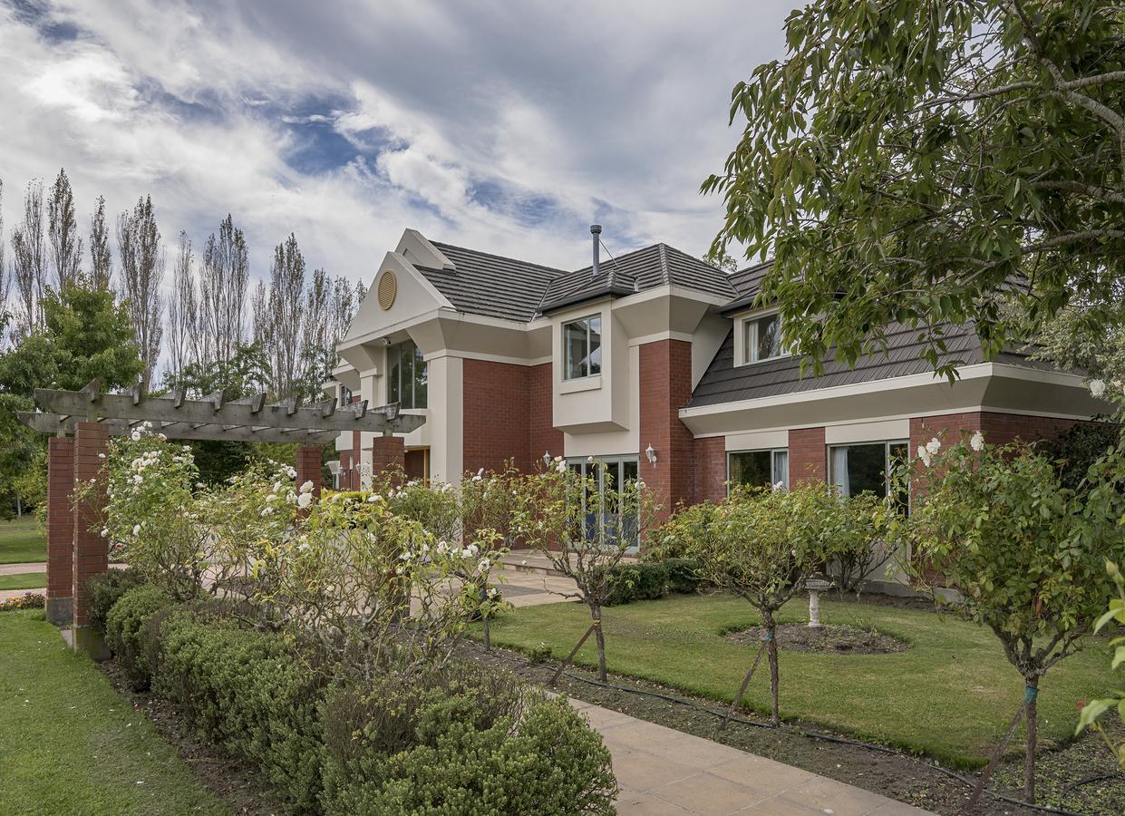 Shamrock Garden Airport Bed & Breakfast