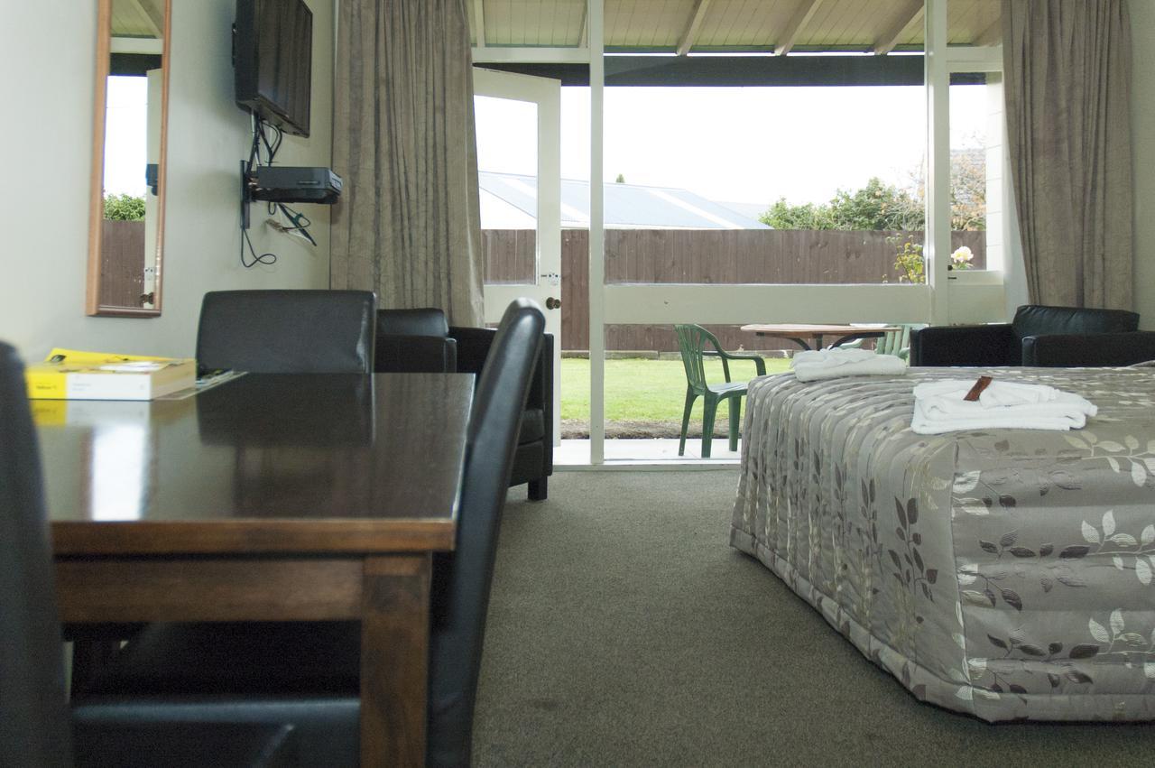 Blenheim Road Motor 3*