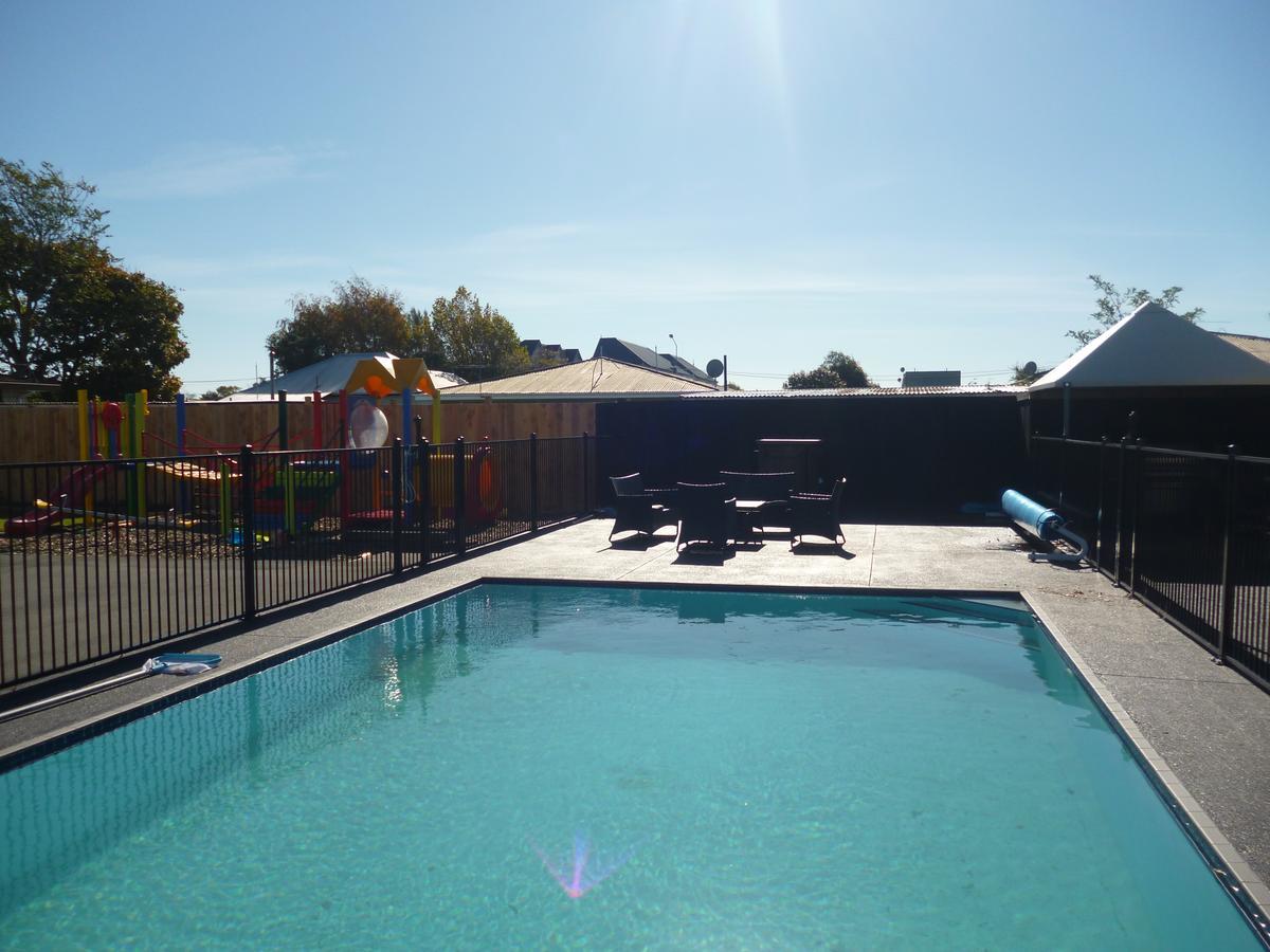 Cashel Court