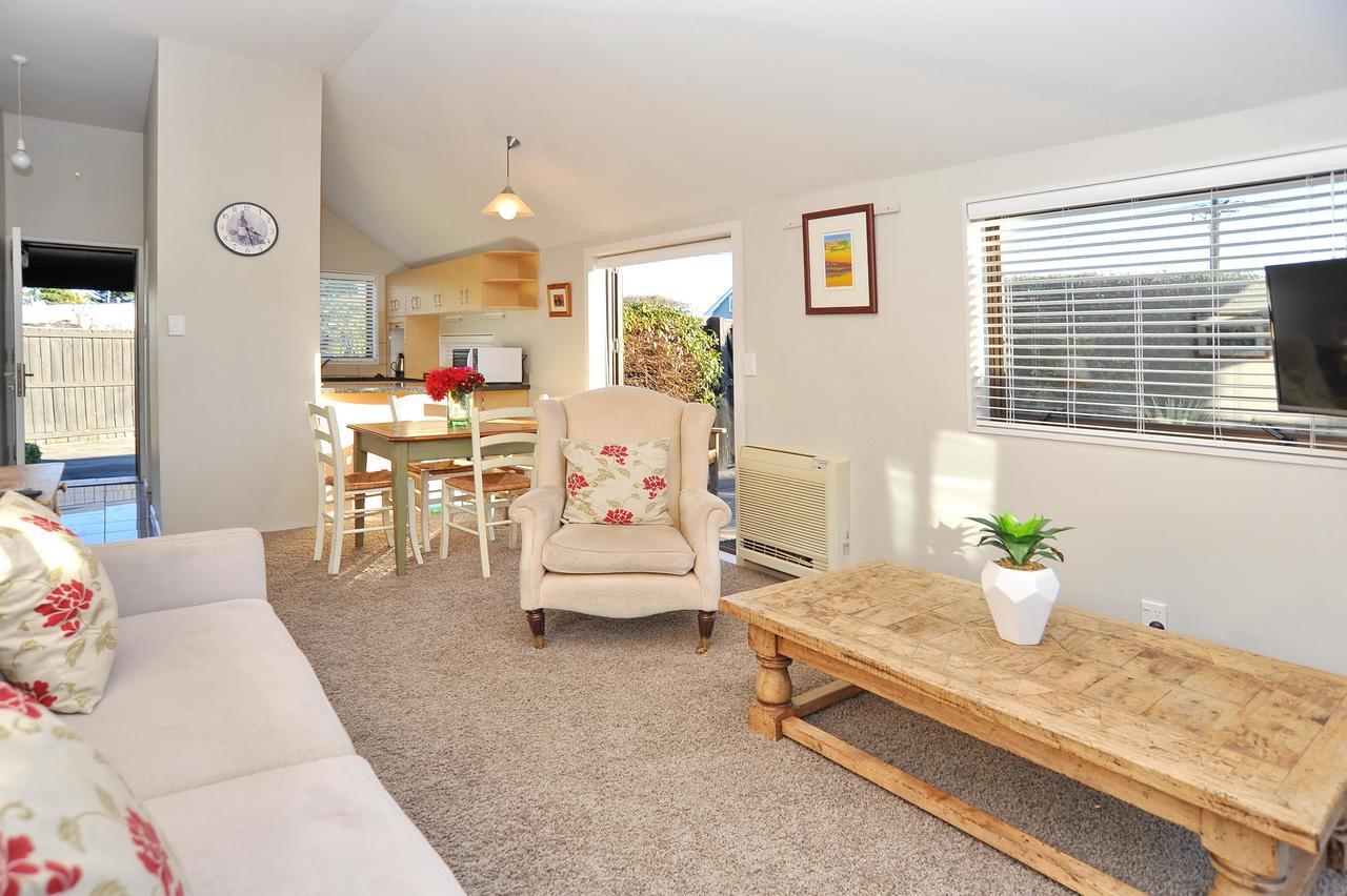 Gordon Villa 1 - Christchurch Holiday Homes *