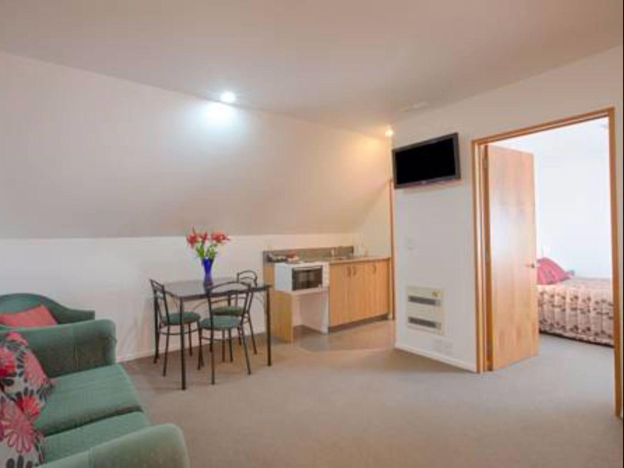 Bella Vista & Christchurch