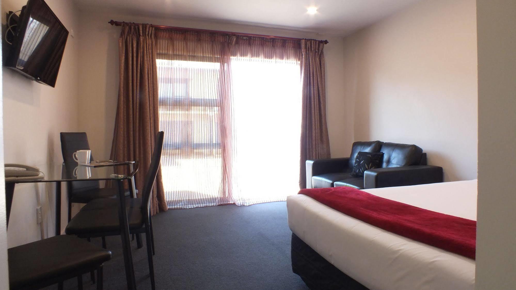Abbey Motor Motel 3*