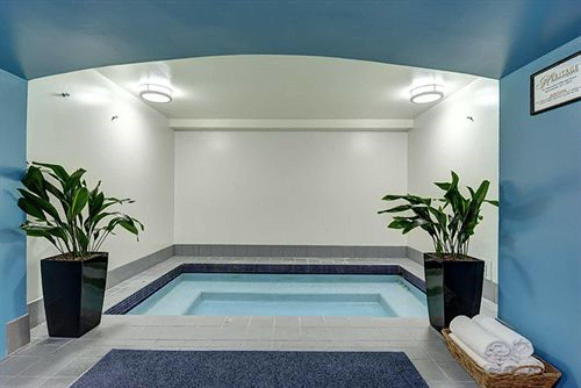Adina Heritage 4*