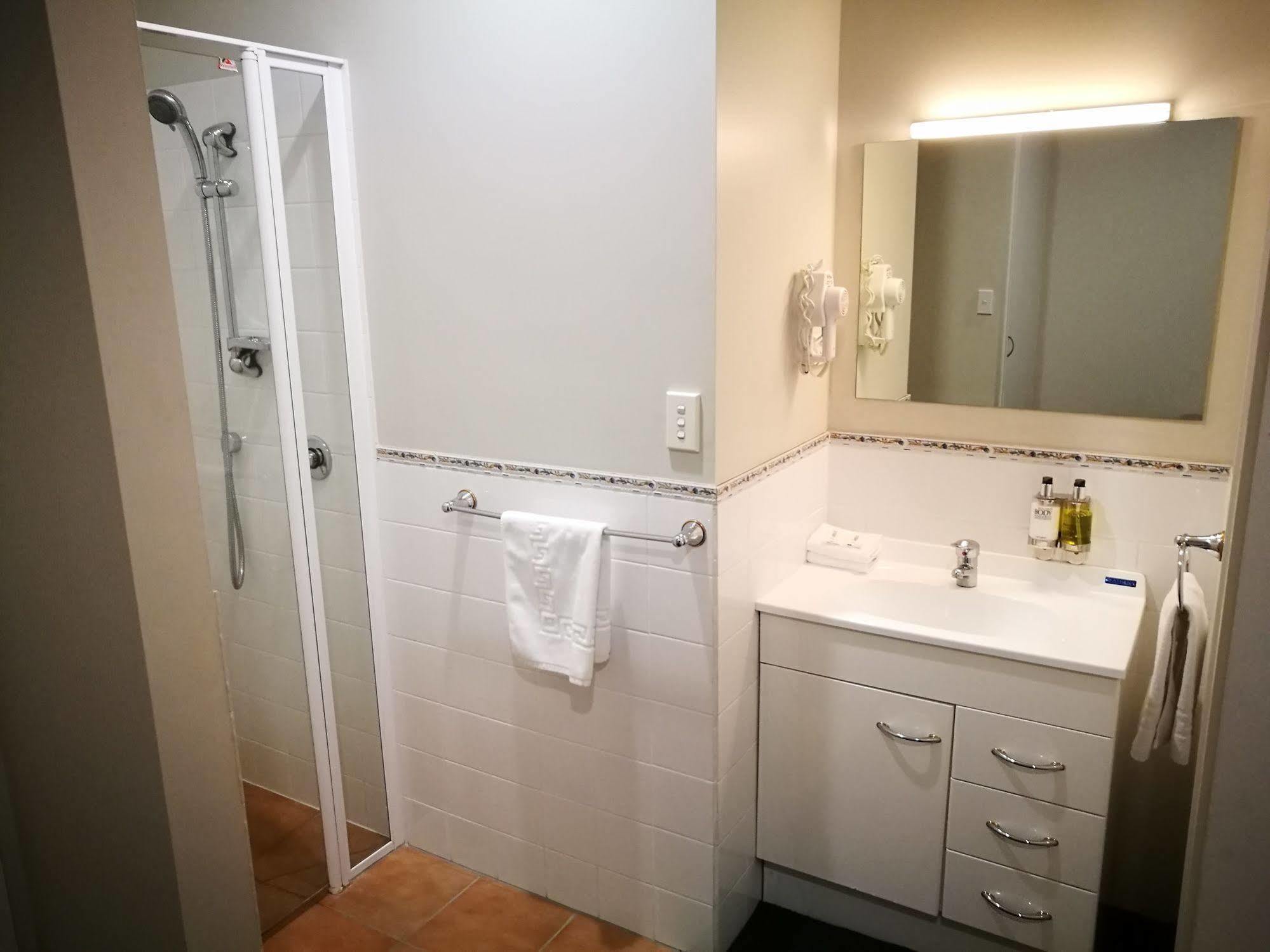 Airport Birches Motel 4*