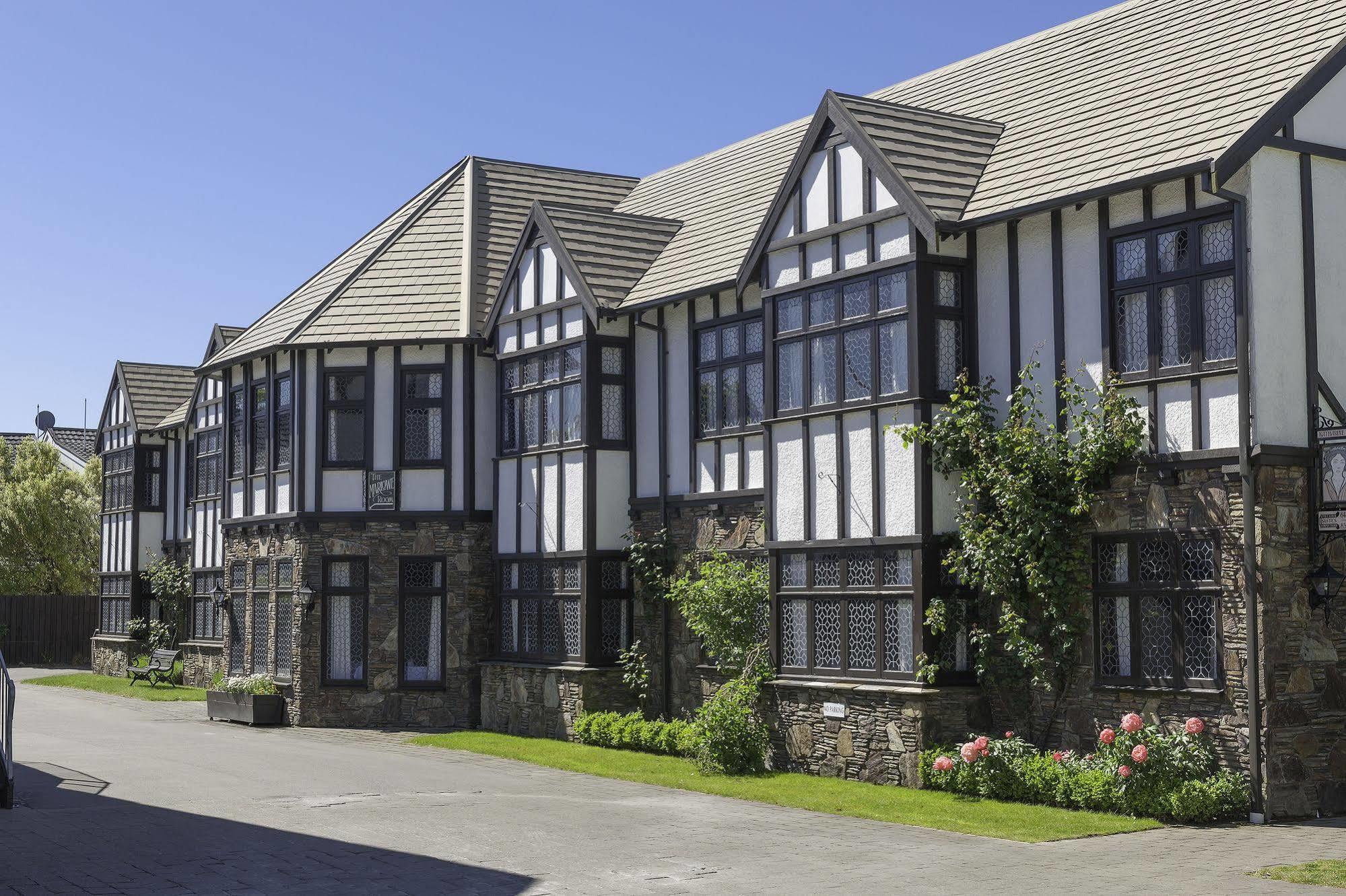 Scenic Cotswold Hotel 4*