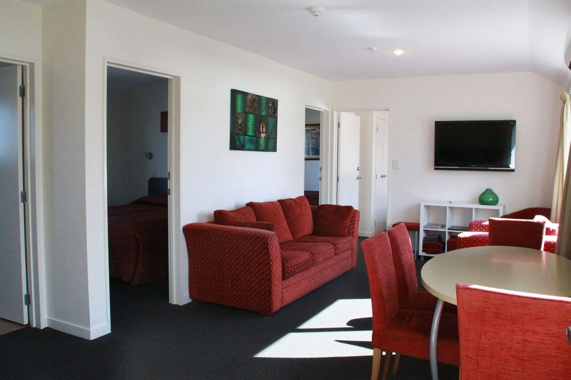 298 Westside Motor Motel 4*