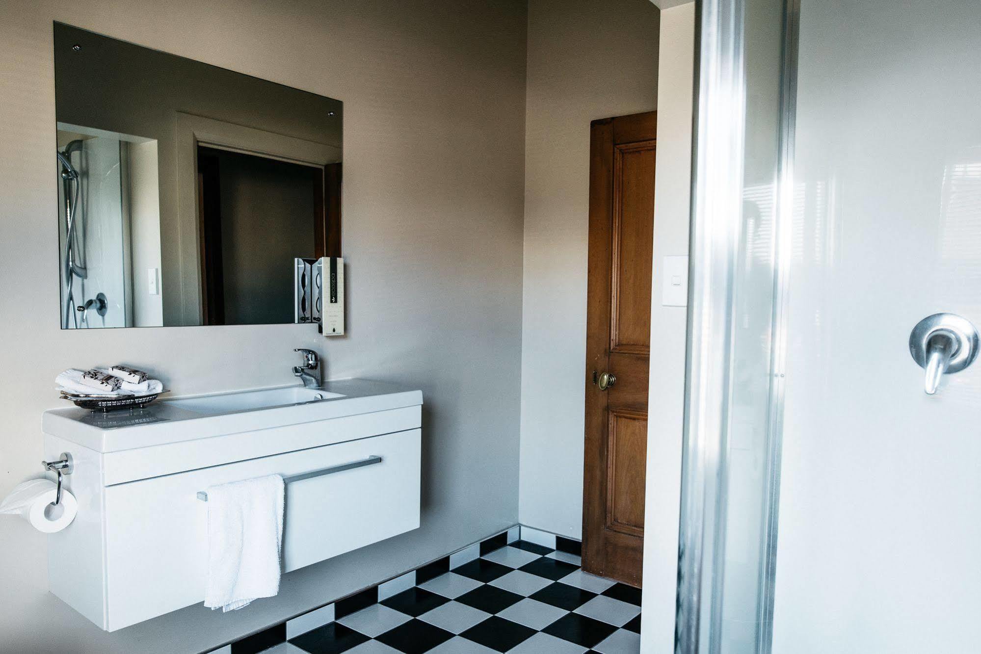 The Grange B&B Bed & Breakfast Christchurch