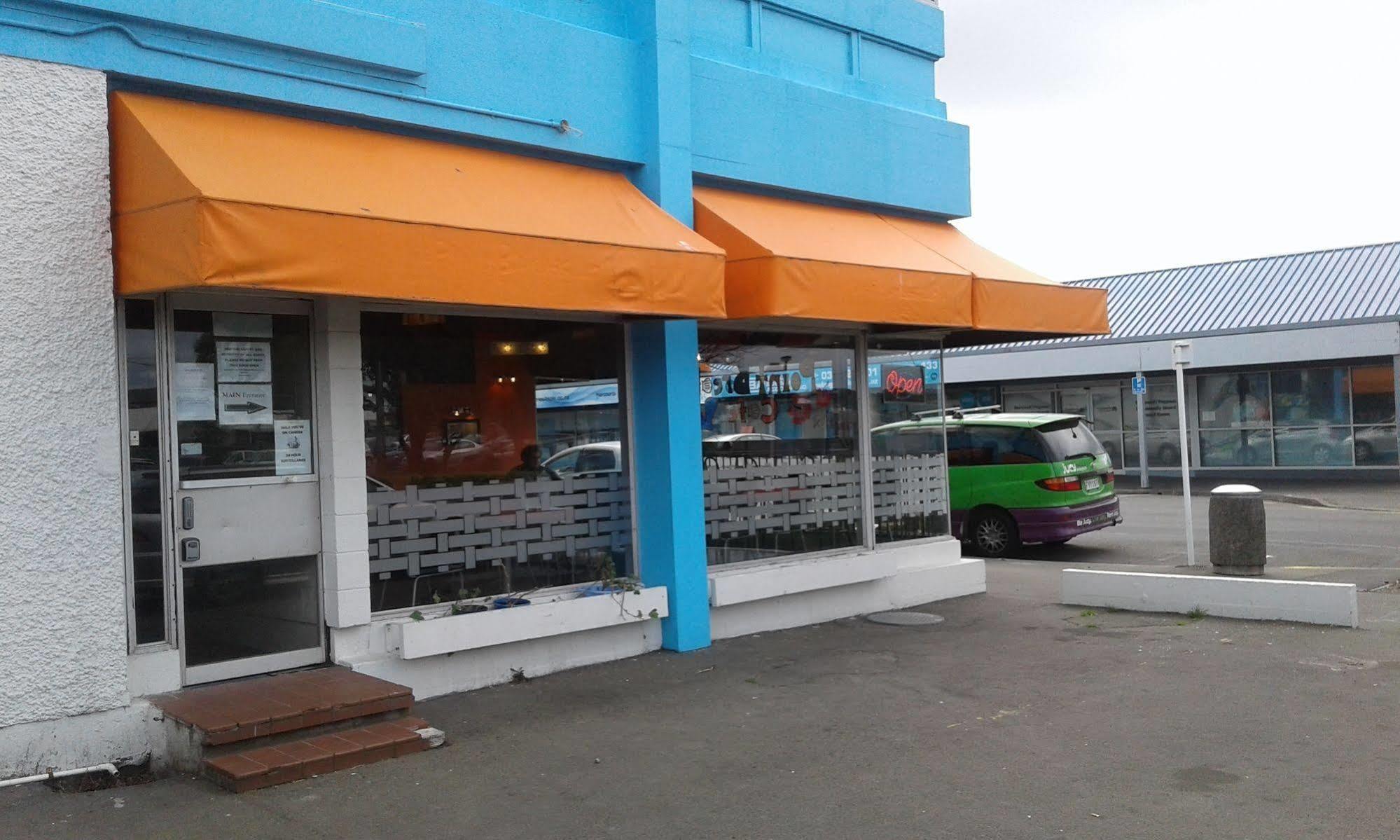 Point Break Backpackers Hostel
