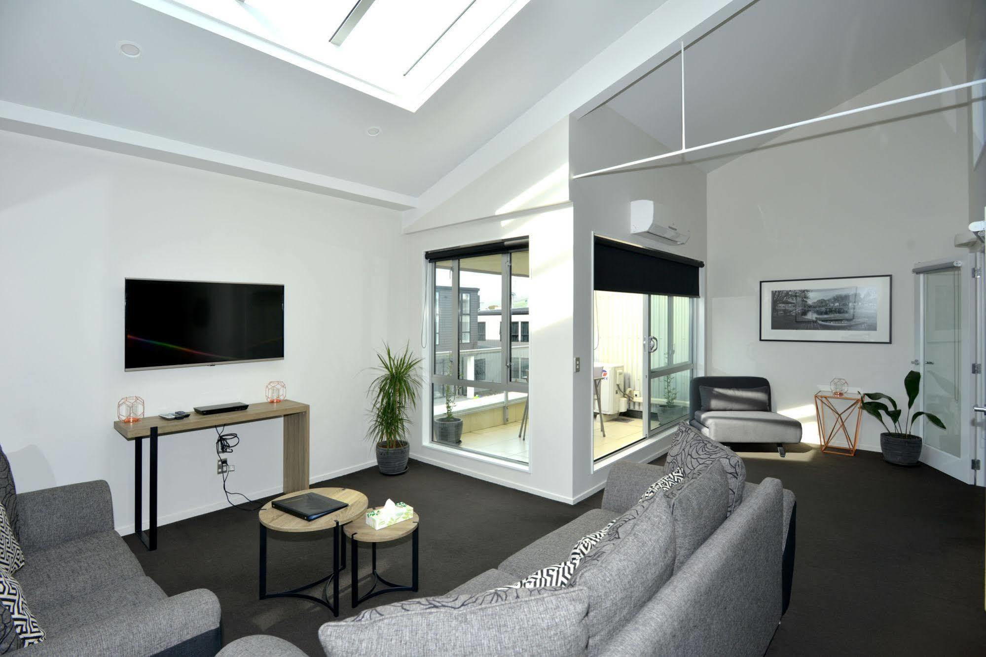 Southwark & 4* Christchurch