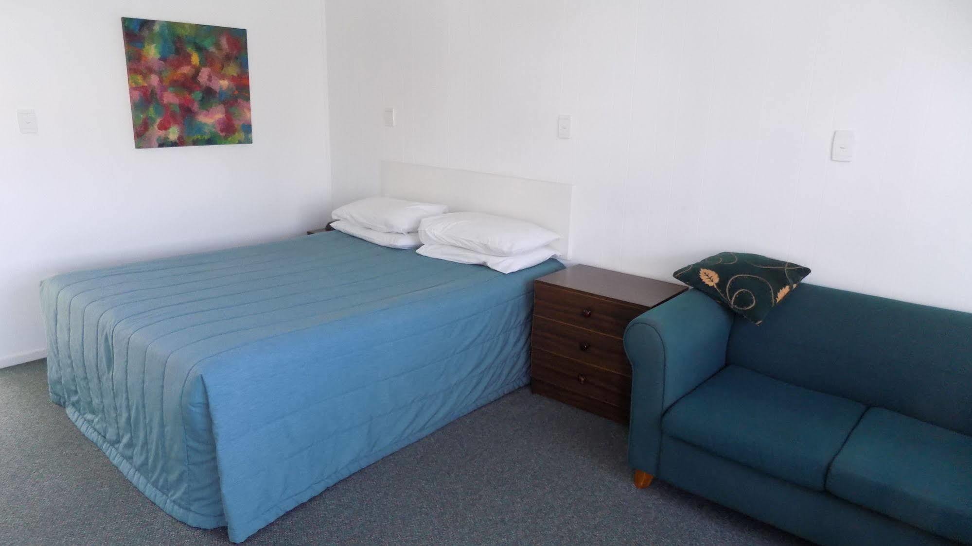 Gothic Heights Motel 4*