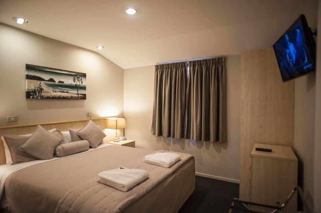 Arthur's Court Motor 5*