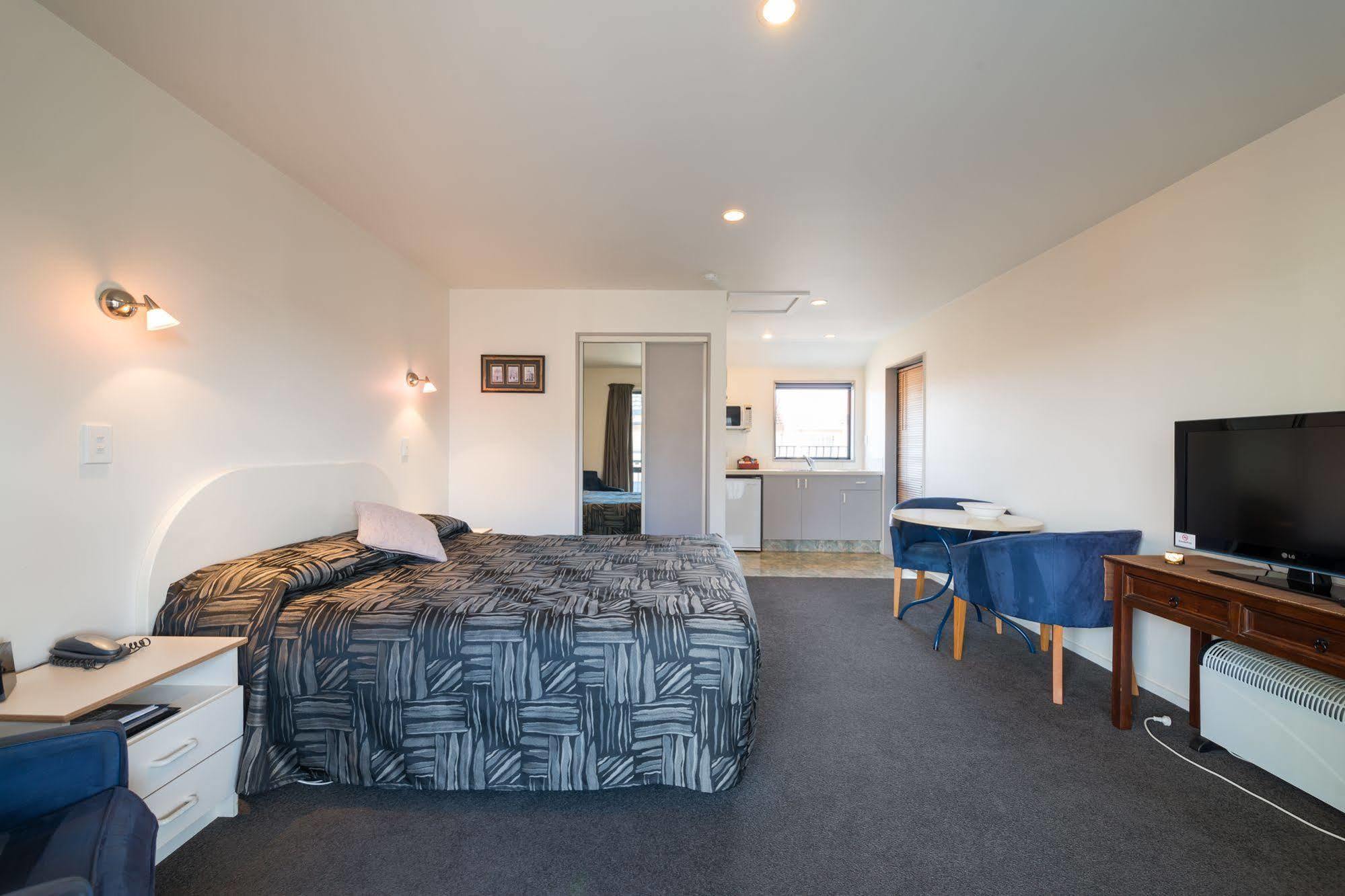 Annabelle Court Motel 4*