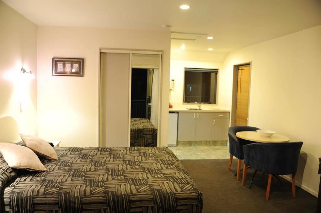 Annabelle Court