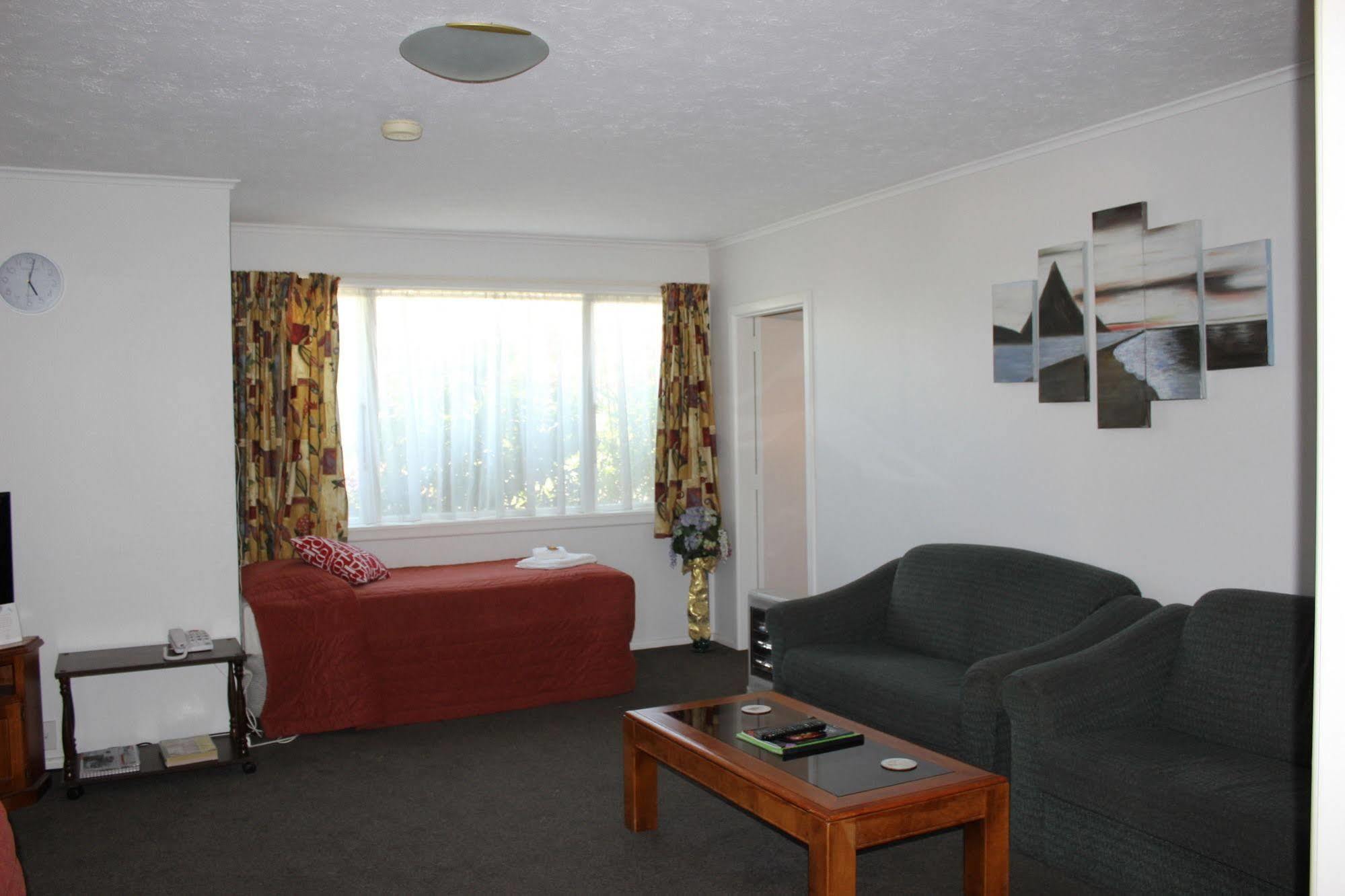 Earnslaw Motel
