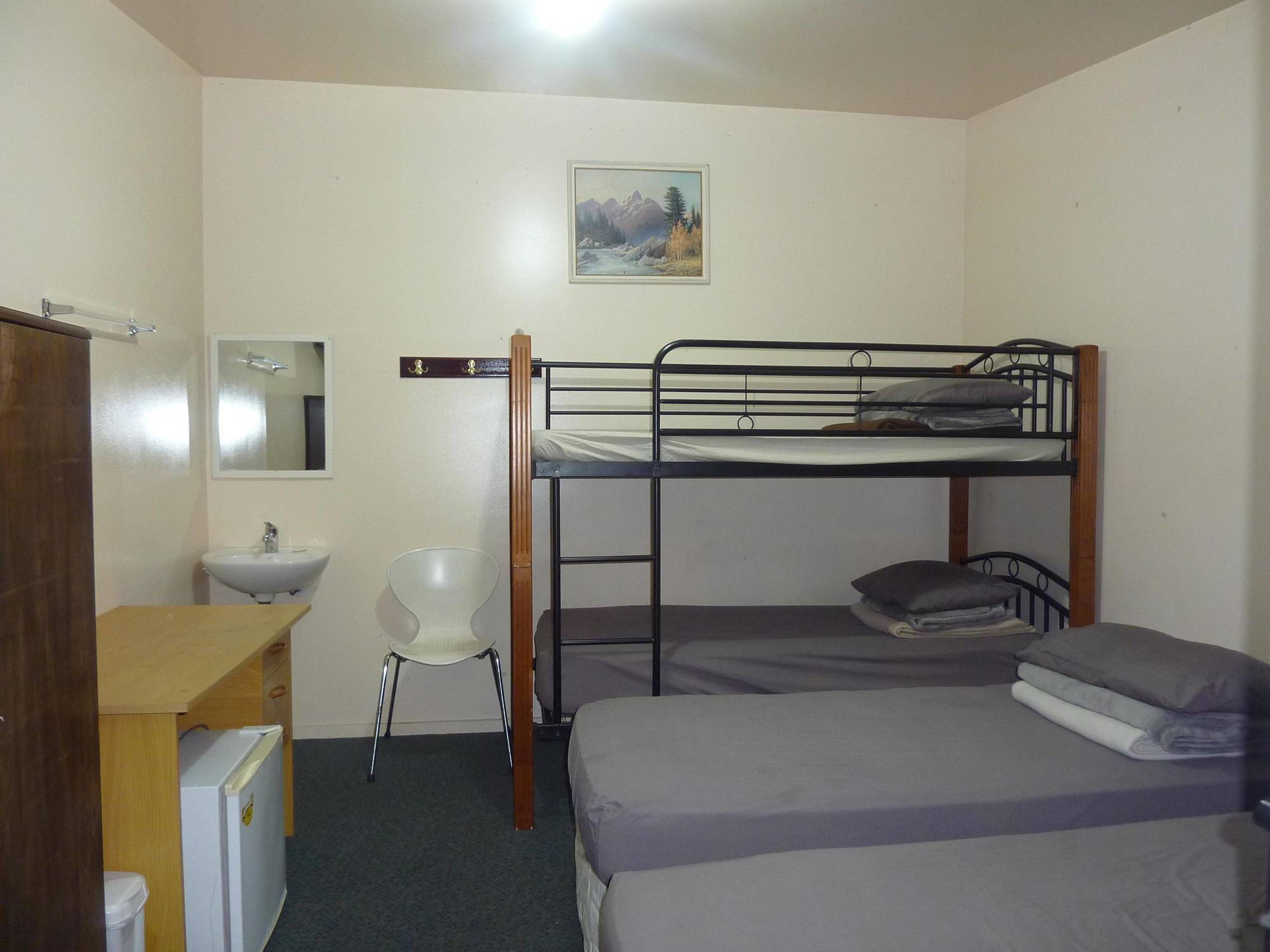 Hotel Racecourse Backpackers 2*