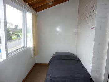 Racecourse Backpackers Hotel 2*