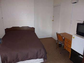 Hotel Racecourse Backpackers