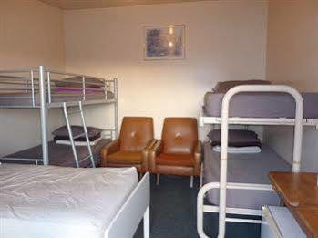 Racecourse Backpackers Hotel