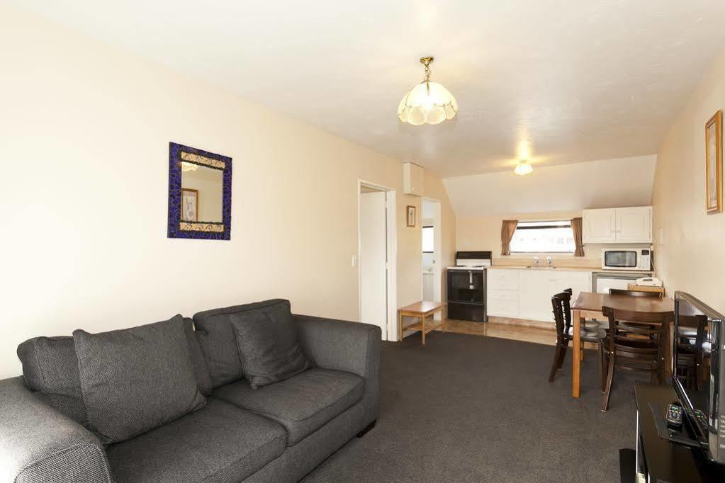 Merivale Court &