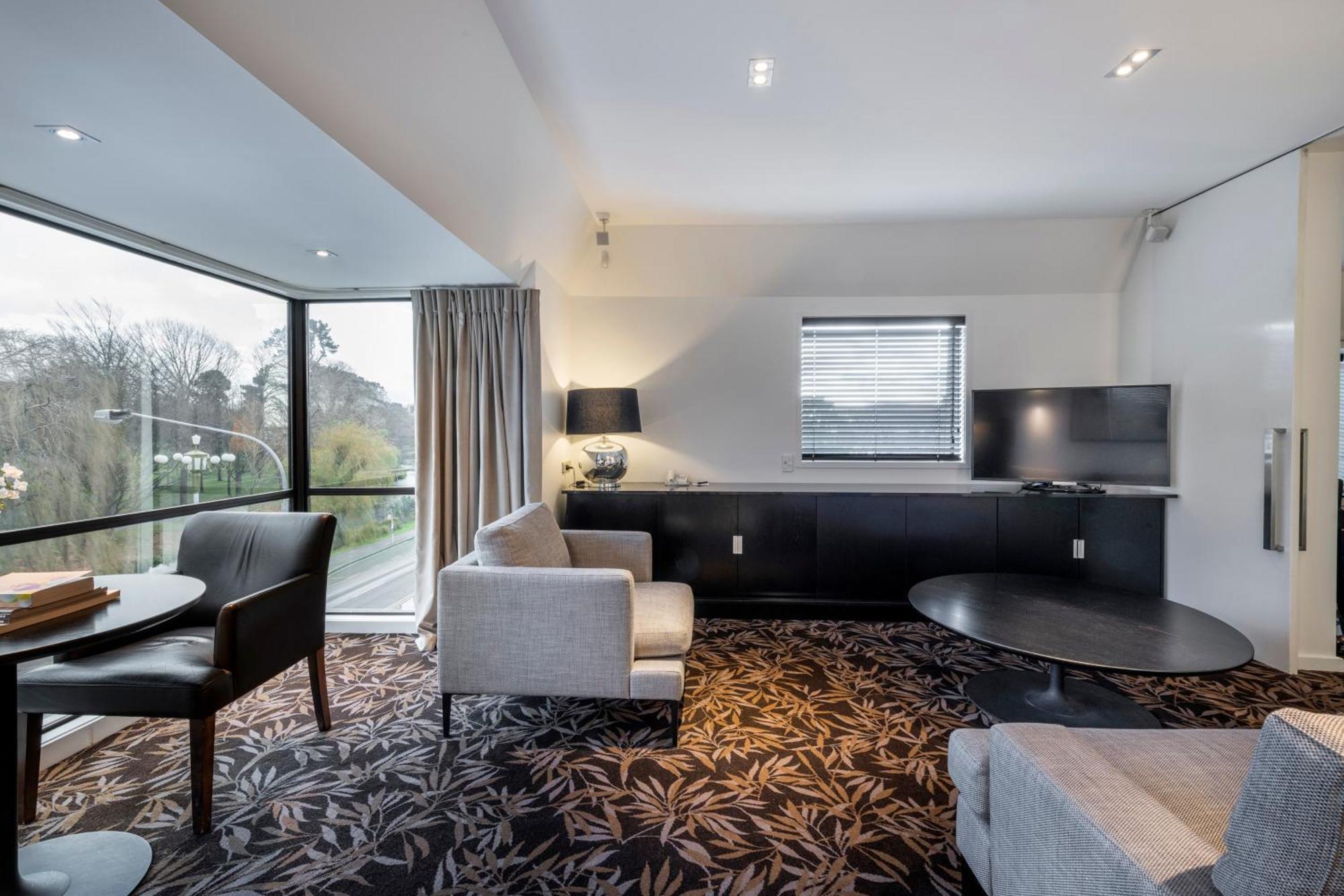 The George Hotel
