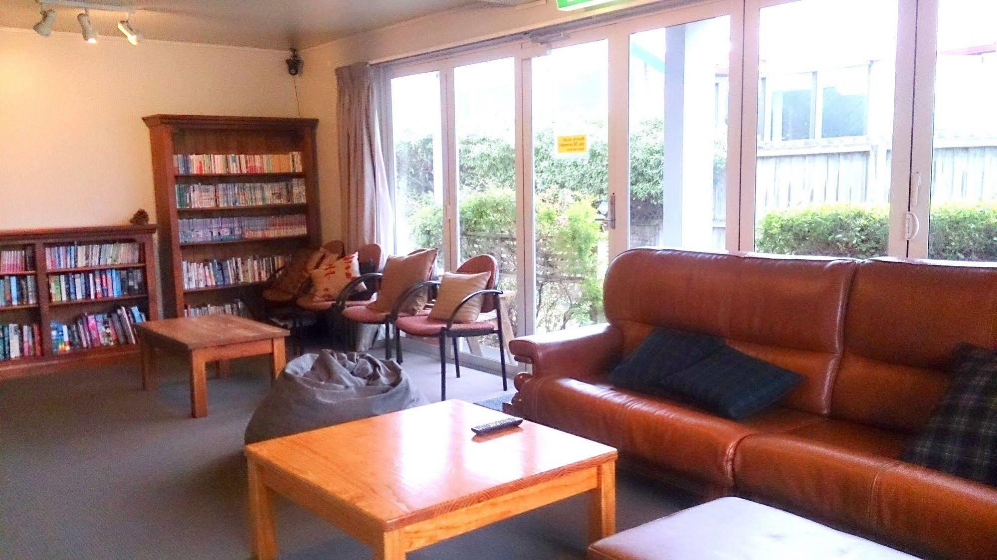 Hostel Kiwi House *